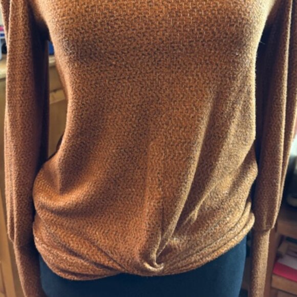 EUC like new puff long sleeve shirt/blouse color is cognac - Picture 2 of 8